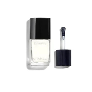 CHANEL Le Vernis Nail Colour - Fredrik & Louisa