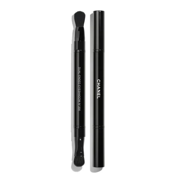 CHANEL Pinceau Duo PaupiÈres RÉtractable N°200 Retractable Dual-ended Eyeshadow Brush - Fredrik & Louisa