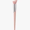 Cheek-Hugging Highlight Brush 120